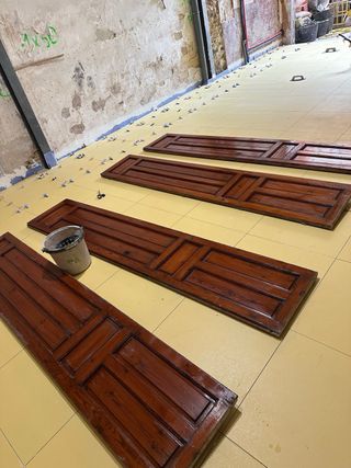 Puertas de madera antiguas altas