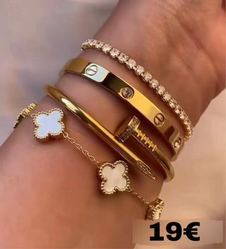Pulseras doradas