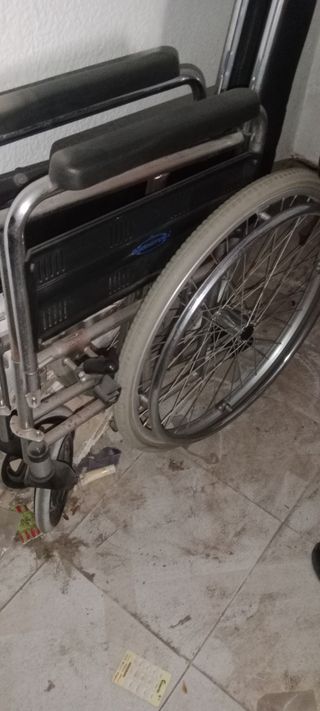 Silla de ruedas plegable