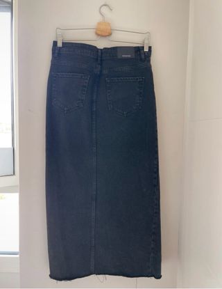 Falda midi vaquera negra Stradivarius