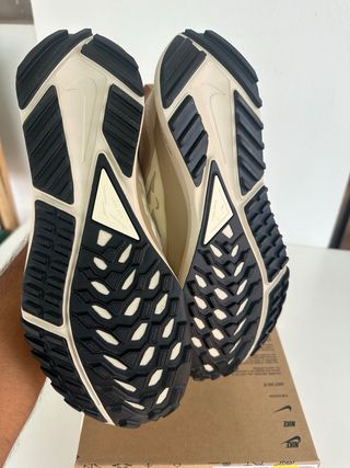 Zapatillas Nike React Pegasus Trail 4 - 40.5 Beige