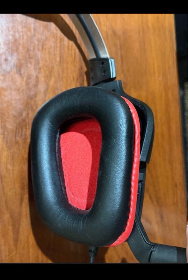 Cascos Gaming - Negro y Rojo