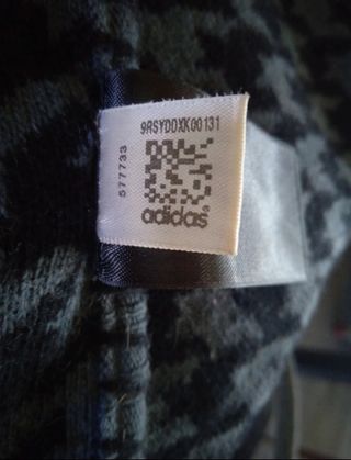 Bufanda Adidas - Gris y Negra