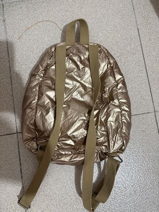 Mochila dorada