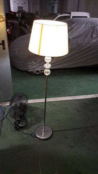 Lámpara pie moderna - metal, cristal