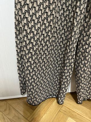 Pantalones anchos beige y negro