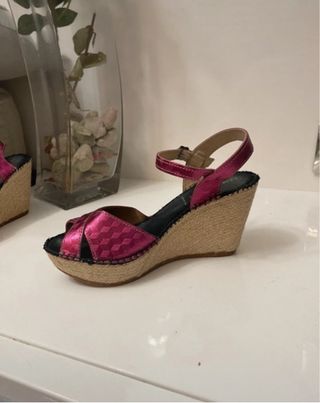 Alpargatas cuña rosa