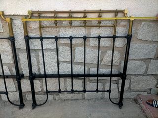 Cabeceros antiguos metal negro-dorado