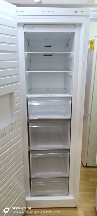 Congelador vertical Balay - 240€
NO FROST 