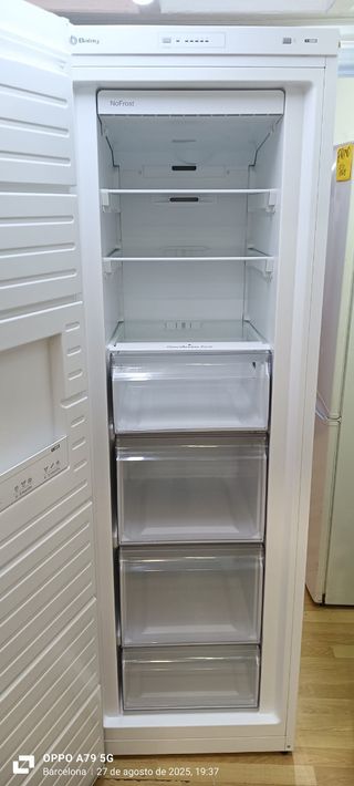Congelador vertical Balay - 240€
NO FROST 