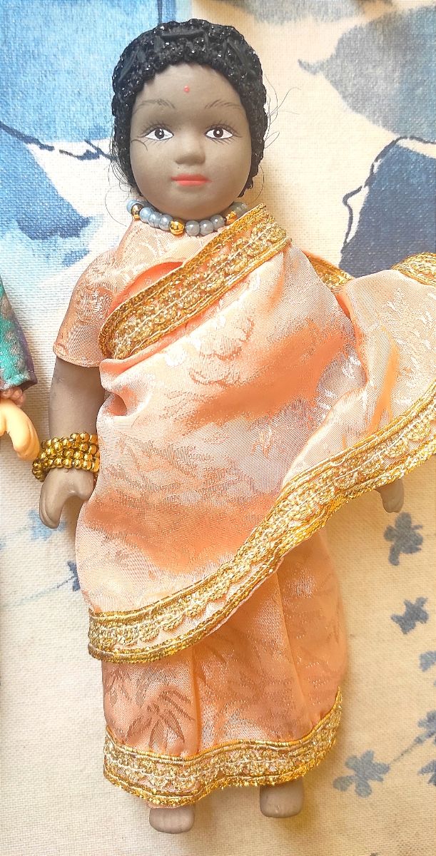 6 Muñecas Porcelana - Vestidos Trajes del Mundo