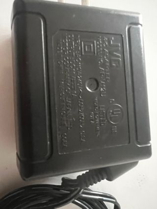Cargador JVC 11v 1A cámara y videocámara