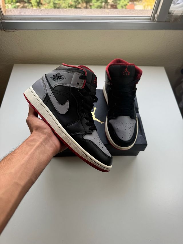 Nike Air Jordan 1 Mid - Gris/Negro