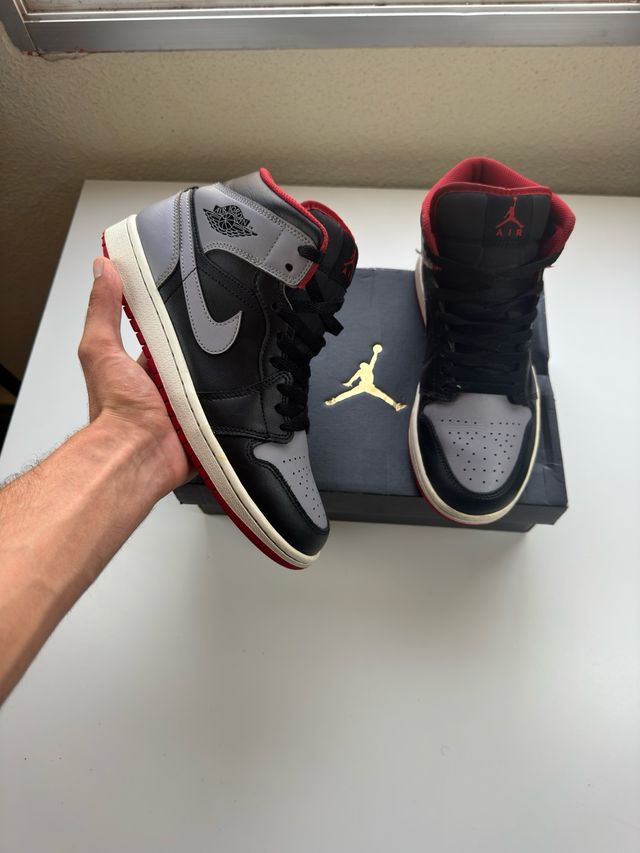 Nike Air Jordan 1 Mid - Gris/Negro