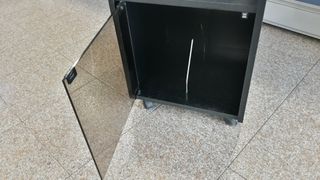 Mueble para equipo Musica con Puerta de cristal