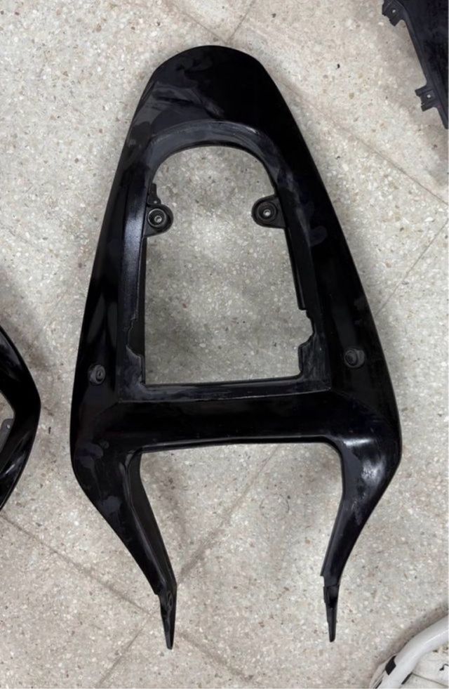 Colín trasero GSXR K1