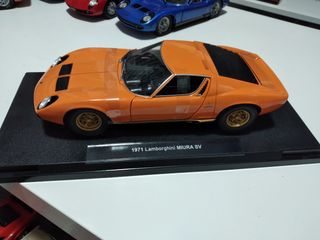 Lamborghini Miura SV 1/18