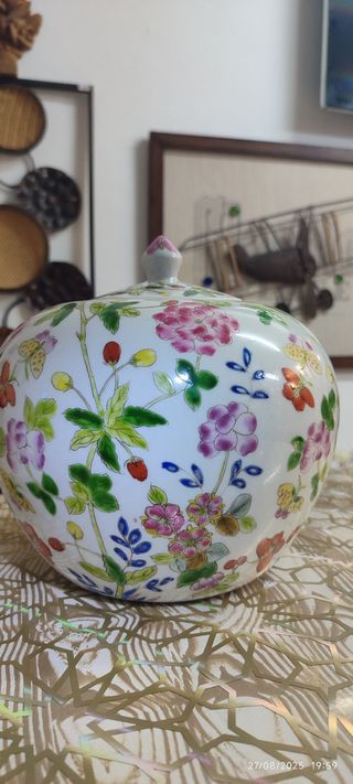 Jarrón porcelana antiguo pintado a mano
