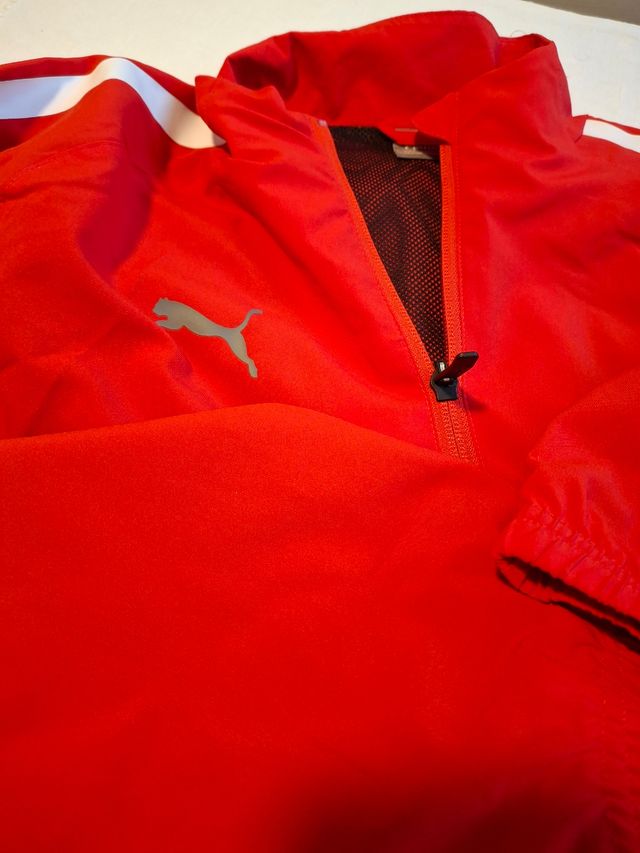 Chaqueta Puma roja deportiva