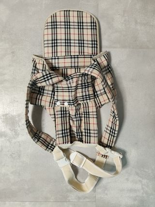 Mochila portabebés tela de cuadros
