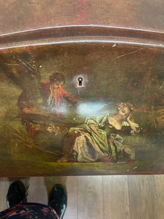 Escritorio antiguo de madera
