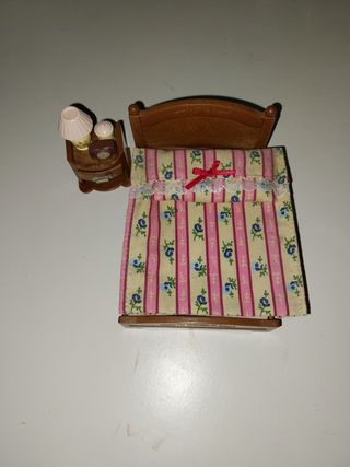 Cama Sylvanian Families - Mesita