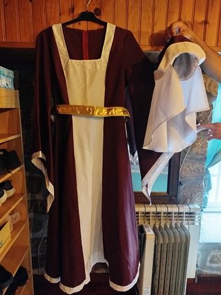 Abito medievale (FEIRA FRANCA) Marrone e bianco