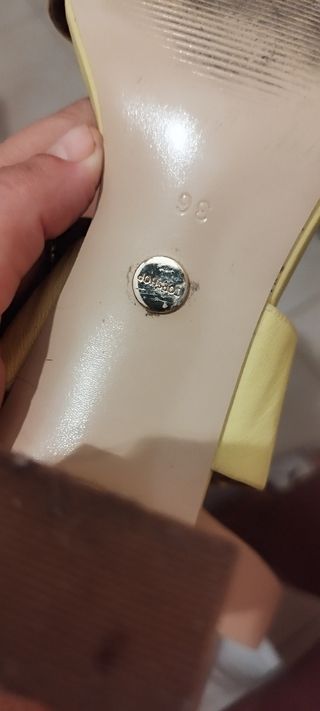 Sandalias tacón amarillo | Talla 36