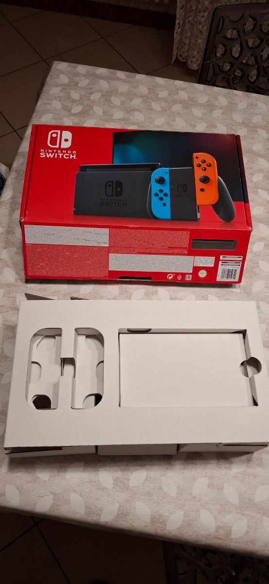 Nintendo Switch - Console