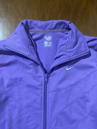 Chaqueta deportiva Nike morada - Talla L