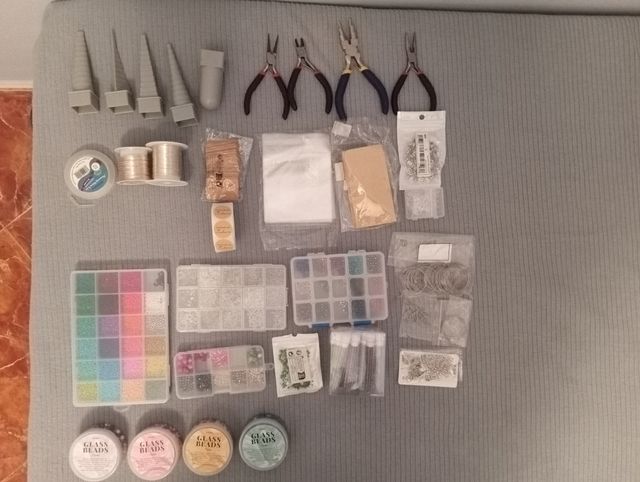Kit bisutería: cuentas, herramientas