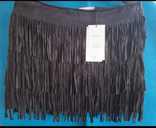 Minifalda negra Bershka flecos T-M
