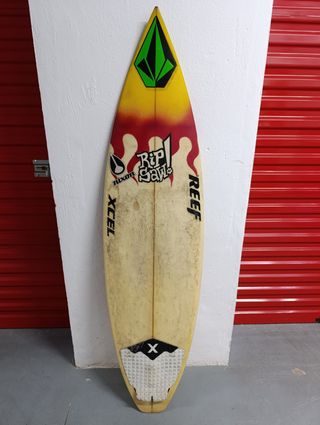 Tabla surf Reef Rip Saw usada y firmada
