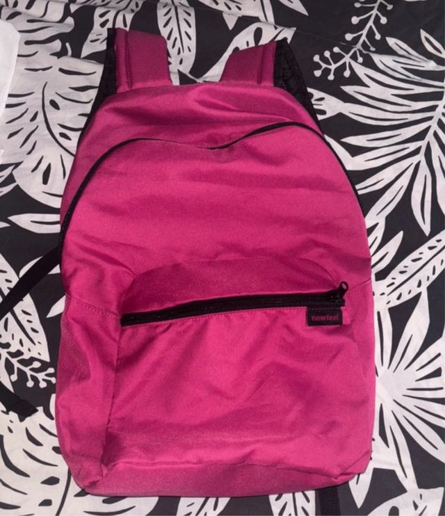 Mochila rosa nueva