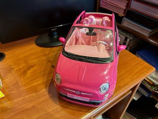 Auto rosa Barbie Fiat 500