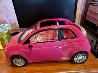 Auto rosa Barbie Fiat 500