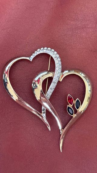 Spilla vintage cuori intrecciati con cristalli