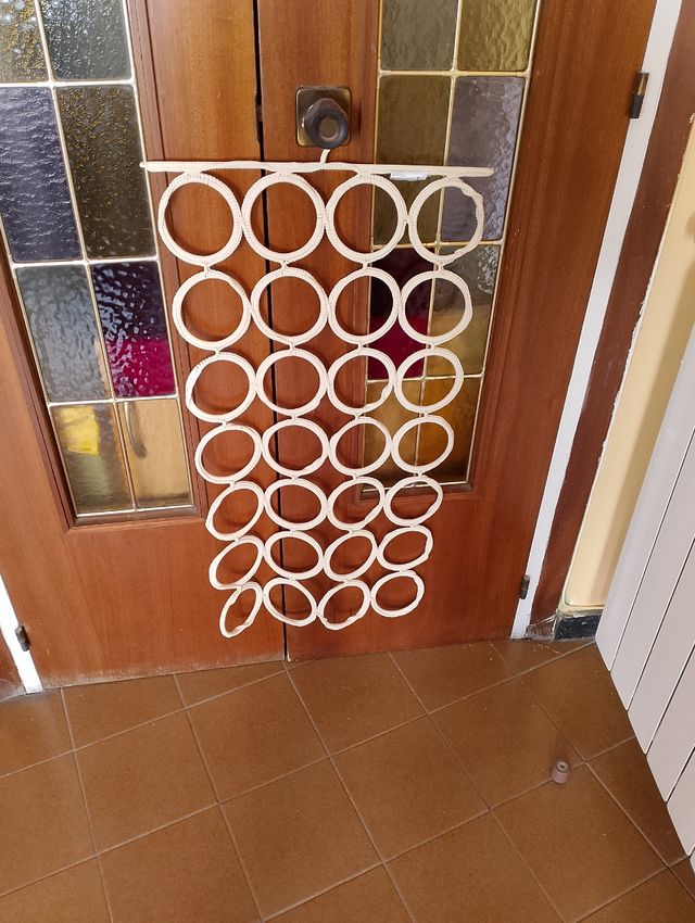 Colgador de Pared - 28 Anillos Beige