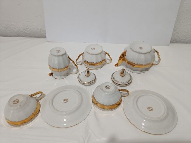 Set da caffè antico in porcellana dorata