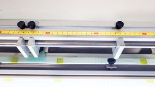 Mesa montaje tapas encuadernar SKJ950.