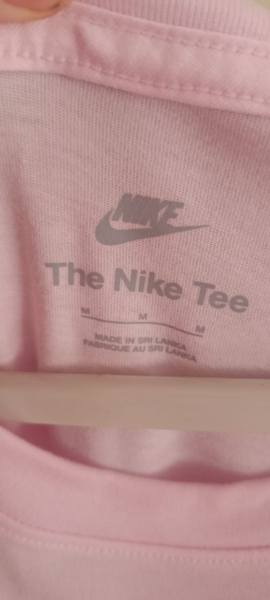 Camiseta Nike rosa