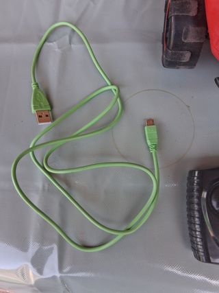 Coches teledirigidos: 2 coches + mandos