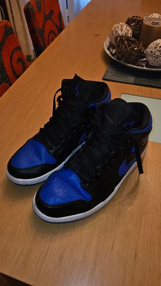 Air Jordan 1 Mid - Azul y Negro