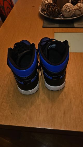Air Jordan 1 Mid - Azul y Negro