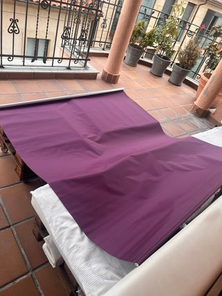 Estor enrollable morado oscuro