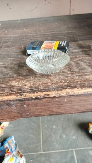Posacenere vetro antico decorato