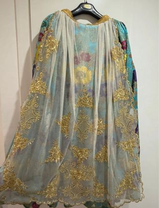 Traje Fallera siglo XVIII, de niña de 14 a 16 años