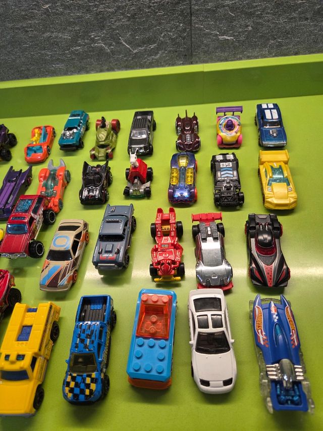 33 Coches Hot Wheels