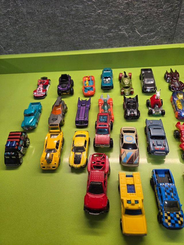33 Coches Hot Wheels
