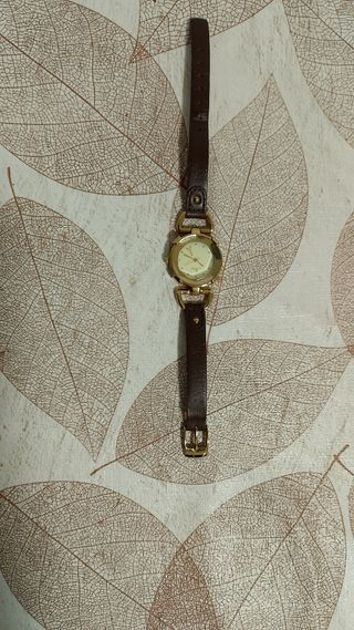 Reloj Clue mujer marrón dorado